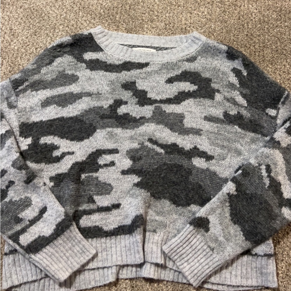 American eagle sweater